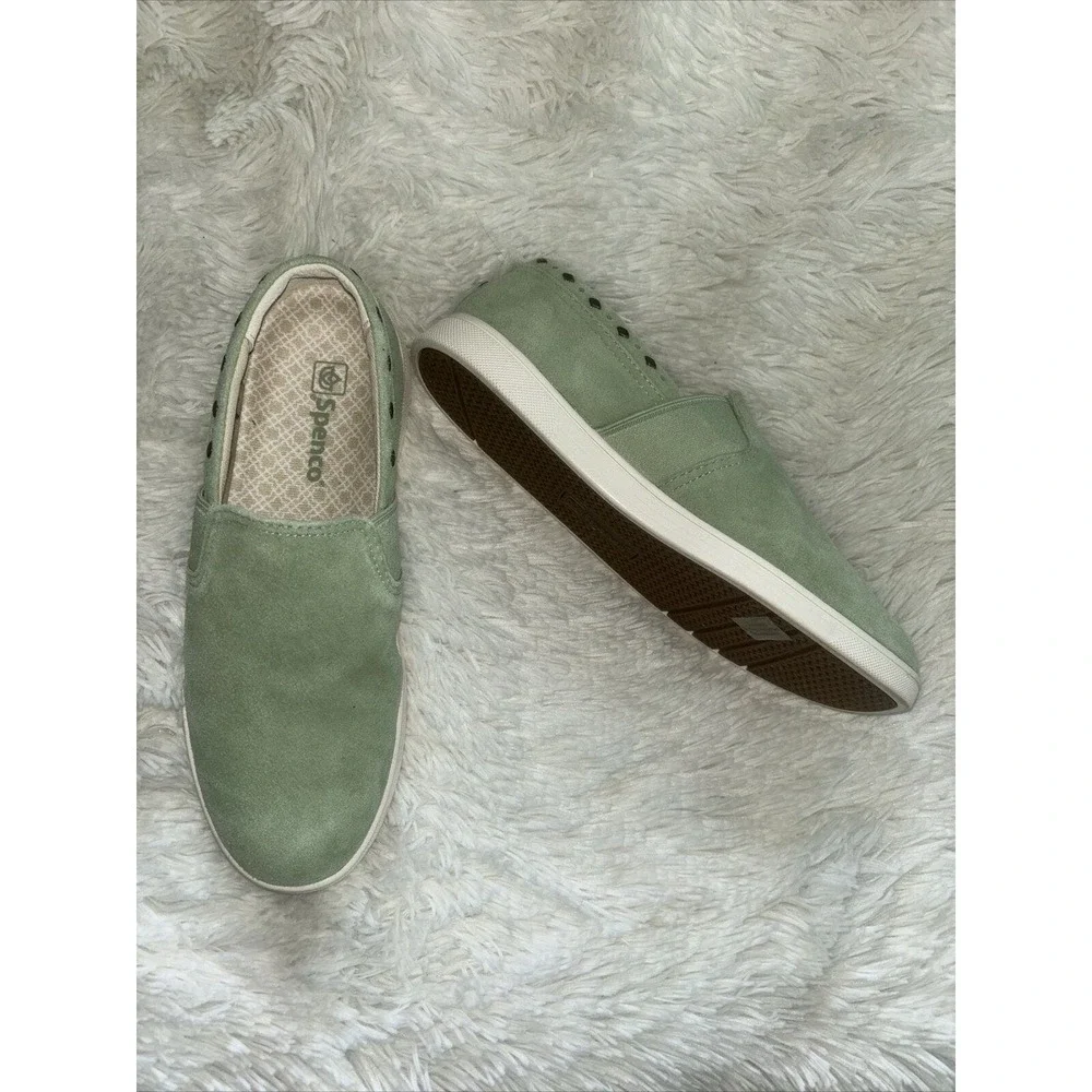NWOB Spenco Suede Slip On Flat Shoes Size 7.5B - Picture 1 of 10